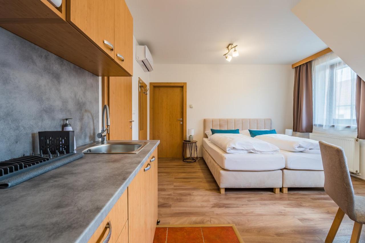 Penzion & Vinny Bar Regio Кийов Экстерьер фото