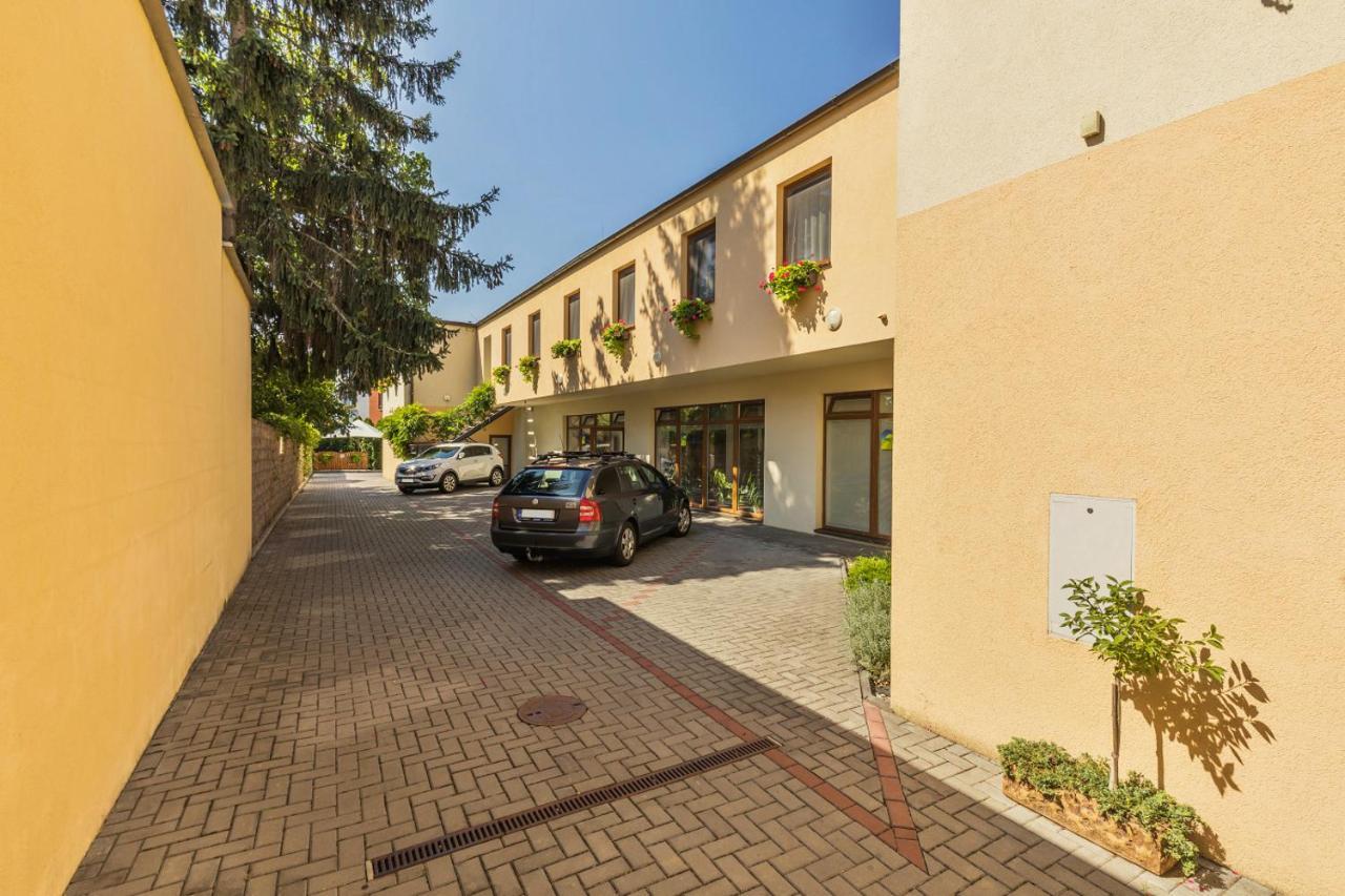Penzion & Vinny Bar Regio Кийов Экстерьер фото